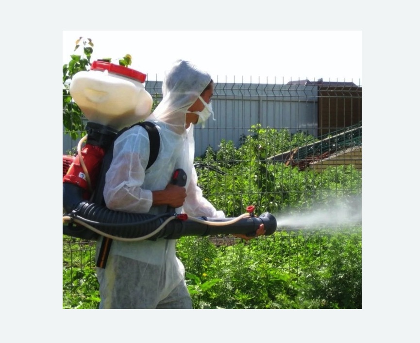 Акарицидная обработка территории в Среднеколымске